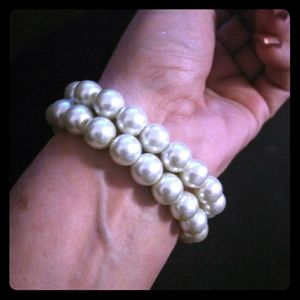 Pearl Bracelet (2 included)